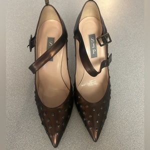 Sarah Jessica Parker bronze studded heels! So cute!